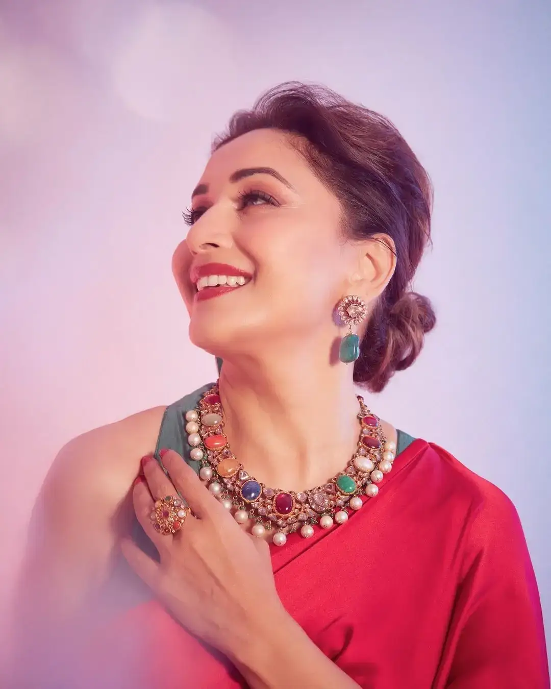 INDIAN ACTRESS MADHURI DIXIT IN TRADITIONAL RED SAREE 3